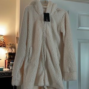 NWT Fashionnova Baby Bear Hug PJ Romper Onesie Oatmeal Cream size Extra Large.